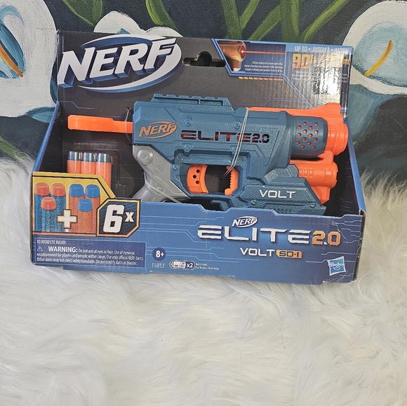 Nerf Elite 2.0 volt dart gun with light beam targeting - Picture 1 of 4